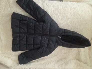 Kurtkalar: Uşaq üçün iki ədəd qalın qış üst geyimi dəsti. 1) H&M brendi, ağ — 5