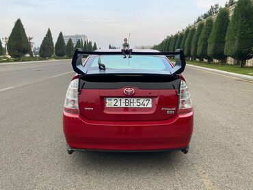 Toyota: Toyota Prius (ikinci nəsil) – hibrid hetçbek - Rəng: qırmızı - Kuzov — 9