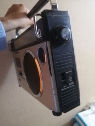 Maqnitofonlar: Retro maqnitafon Sanio 80ci illərə aid. Super isleyir. vid fason — 15