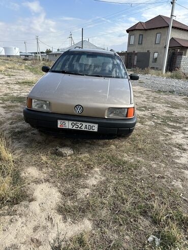 Volkswagen: Volkswagen Passat: 1989 г., 1.8 л, Механика, Бензин, Универсал