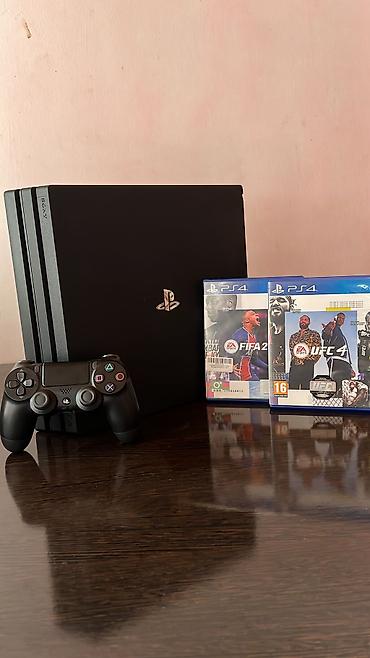 playsation 4: Игровая приставка Sony PlayStation 4 Pro (черная) с комплектом: - — 1