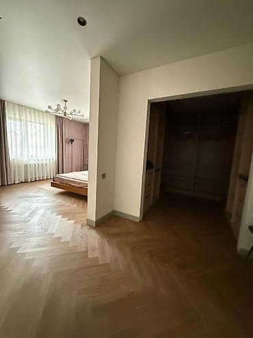 Долгосрочная аренда домов: 360 м², 4 комнаты — 15