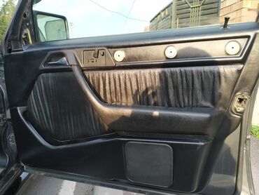 салон 124: Продам дверные карты от Мерс 124 w124. Черная кожа с аудио карманами
