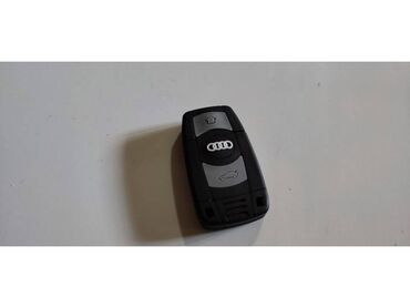 Računarska oprema: USB flash 32gb Audi