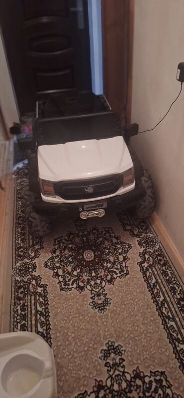 qadin jilet modelleri: Uşaq üçün elektrikli off-road tipli maşın - Korpus: ağ-qara, pikap