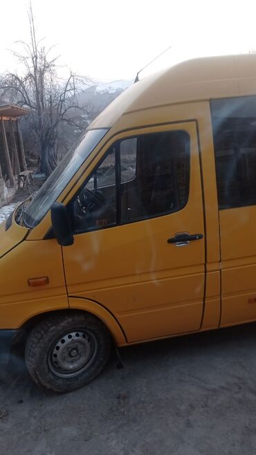 продается машина: Mercedes-Benz Sprinter: 2005 г., 2.7 л, Механика, Дизель, Бус