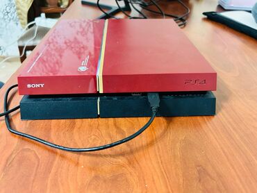 приставки: Sony PlayStation 4 500Gb Limited Edition Metal Gear Solid [БУ] - это