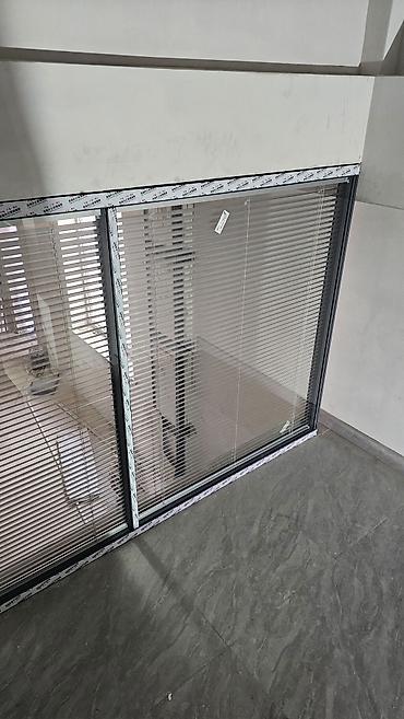 Другие окна на заказ: Стеновые перегородки . стекло каленное с двух сторон, а внутри — 3