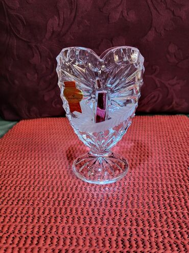 Ostali kućni dekor: Vaza nova rucni rad Anna Huite. kristal,led,brusen kristal. 70te — 1