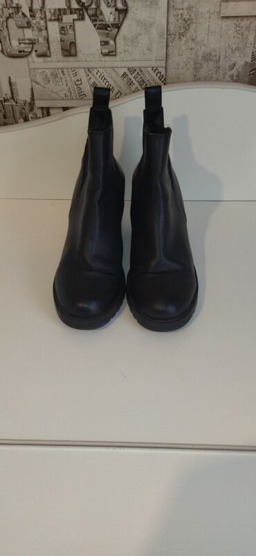 обувь женская 38: Ботинки и ботильоны Mango, 38, цвет - Черный
