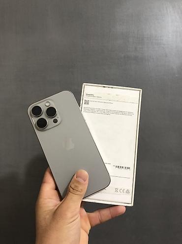 Apple iPhone: IPhone 16 Pro Все в идеальным состоянии все родное по корпусу все — 12