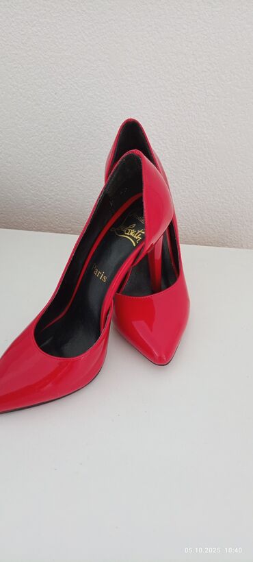 сколько стоит лоро пиано: Туфли, 37, Christian Louboutin, Б/у, цвет - Красный