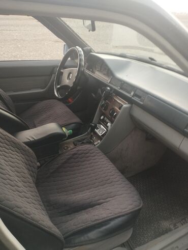 авто ист: Mercedes-Benz W124: 1988 г., 2.3 л, Механика, Бензин, Седан