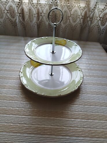 Tort və şiriniyyat qabları: Tort və şiriniyyat qabı