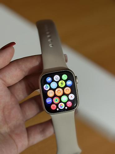 Apple Watch: Apple Watch (алюминий, светлый корпус) с ремешком Sport Band в цвете — 3