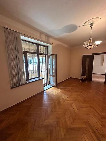 agsuda ev satilir: Bakı, 3 otaqlı, Köhnə tikili, m. Nizami, 85 kv. m — 6