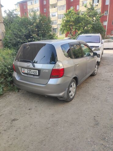 Honda: Honda Fit: 2002 г., 1.3 л, Автомат, Бензин, Хэтчбэк
