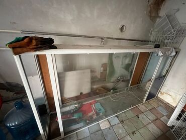 торговое оборудование для магазина одежды: Сетчетая полка 
высота 2м
ширина1,5

полка производство Dia