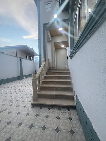Həyət evləri və villaların satışı: Satılır: həyət evi Mawtagada - Ümumi təsvir: Aşağı mərtəbədə 4 otaq — 4