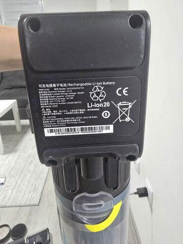 Štapni usisivači: Philips bežični štapni usisivač – 8000 Kupljen 06.03.2025, u — 8