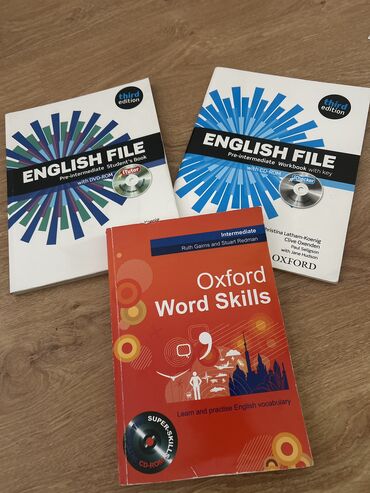 Школьные учебники: English file, tep teze, hec ishlemmiyib