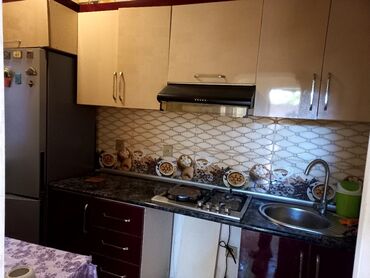 Həyət evləri və villaların satışı: Əmircan qəs. 4 otaqlı, 200 kv. m, Yeni təmirli — 35