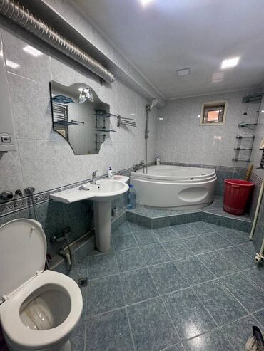 Uzunmüddətli kirayə mənzillər: Tibb Universitetiynen üzbəüz 9 mərtəbəli binanın 7-ci mərtəbəsində -da lalafo.az — 7 Uzunmüddətli kirayə mənzillər: Tibb Universitetiynen üzbəüz 9 mərtəbəli binanın 7-ci mərtəbəsində — 7