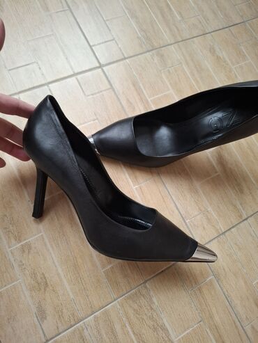 детские кроссовки на танкетке: Tuflilər, Ölçü: 39, rəng - Qara, İşlənmiş