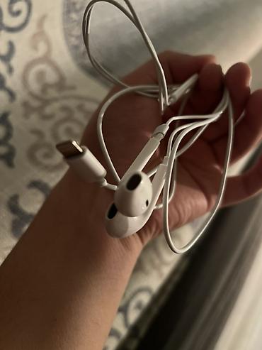 сколько стоит наушники на айфон: Оригинальные наушники от APPLE, Лайтнинг новые! — 1