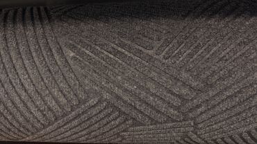 Ковролин: Ковролин на резиновой основе с рельефным геометрическим узором. В — 3