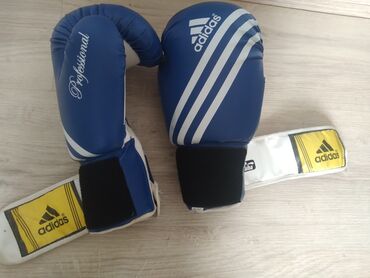 boks torbaları: 15 AZN Adidas boks əlcəkləri, idmanla məşğul olanlar üçün əla