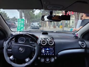 Digər avtomobillər: Ağ rəngdə kompakt sedan. Xüsusiyyətlər: - Kuzov: 4 qapılı sedan, ağ -da lalafo.az — 7 Digər avtomobillər: Ağ rəngdə kompakt sedan. Xüsusiyyətlər: - Kuzov: 4 qapılı sedan, ağ — 7