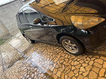 Honda: Honda Fit: 2003 г., 1.5 л, Вариатор, Бензин, Хэтчбэк — 3