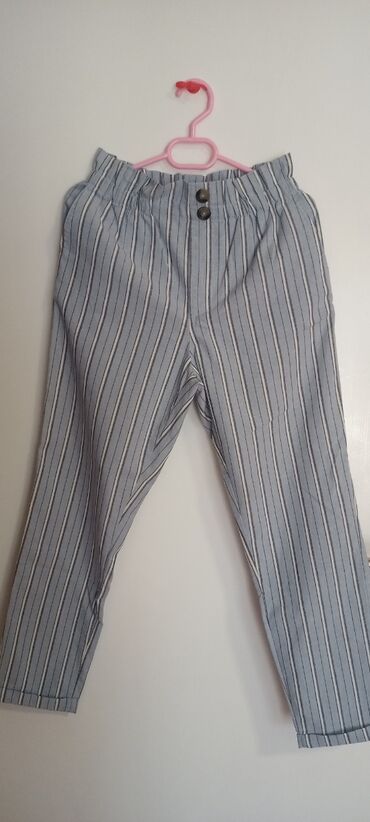 Pantalone: XS (EU 34), Visok struk, Drugi kroj pantalona na lalafo.rs Pantalone: XS (EU 34), Visok struk, Drugi kroj pantalona