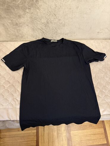 yun koynekler: 2xl 70manata alinib satiram 9azn cox cox az geyinilib 2xl