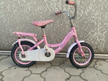 2 доллара: Продаю детский велосипед для девочек на возраст от 2 - 4 лет. Размер