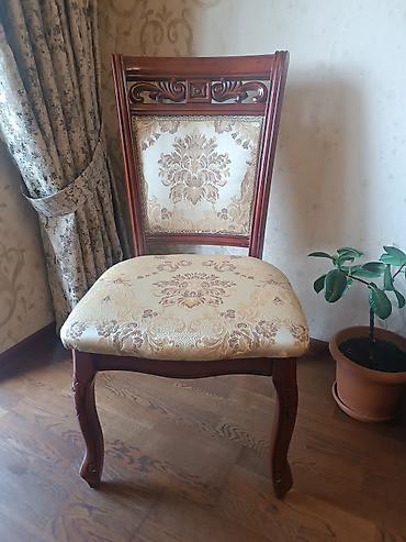 Mebel: Qonaq otağı üçün, İşlənmiş, Açılan, Dördbucaq masa, 6 stul — 6