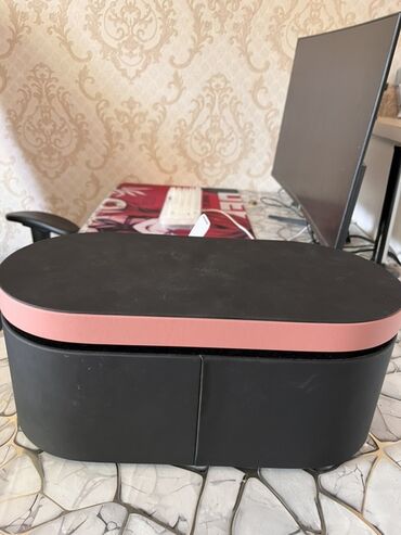 Vitaminlər və BAƏ: Dyson Airwrap Complete (məhdud burdeos/çəhrayı rəng palitrası) –
