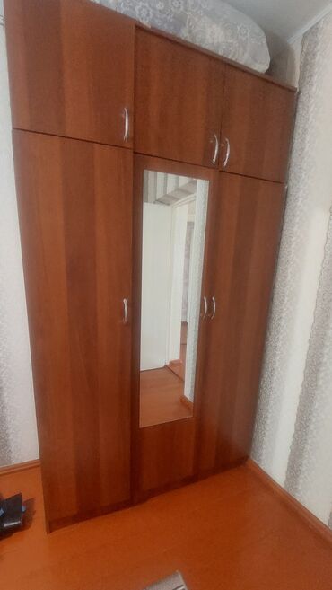 сдача офиса в аренду частной фирме: Шкаф для одежды, Б/у, Прямой, Дерево