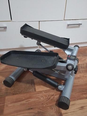 Ostale sprave za vežbanje: Steper je potpuno ispravan,u odlicnom je stanju sa sitnim tragovima — 2