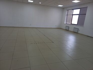 Офисы: Под офис 170м² ул.Анкара 58 по первой линии с парковкой, 2 этаж 1м² =