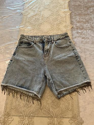 - Məhsul: Denim şort - Brend: Colins (etiketdə “colin’s/colins”
