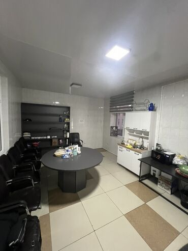 Офисы: Сдаю Офис, 175 м², В административном здании, 1 линия — 10