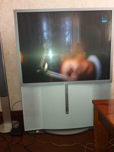 два телевизора: Проекционный телевизор Сони в отличном рабочем состоянии.в комплекте