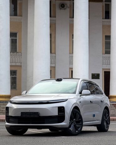 электромобиль neta: Lixiang L6: 2024 г., 1.5 л, Автомат, Электромобиль, Кроссовер