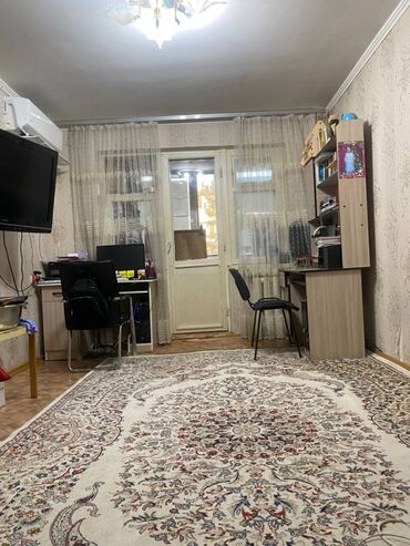сниму двух комнатный квартира: 2 комнаты, Риэлтор, Без подселения, С мебелью частично