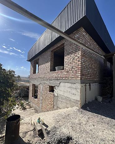 продаю дом село джал: 5 комнат, 160 м², 7 соток, Бишкек, Сарбан с. Собственник — 2