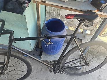 обувь мужские: Фикс-байк (single speed) с трековой посадкой с тонкой рамой спортивный — 1