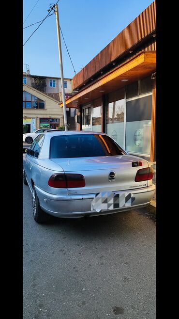 Opel: Opel Omega: 2 l | Sedan — 3