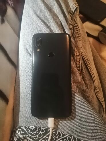 ekran na telefon flai: Xiaomi Redmi 7, 32 ГБ, цвет - Черный, 
 Битый, Отпечаток пальца, Две SIM карты